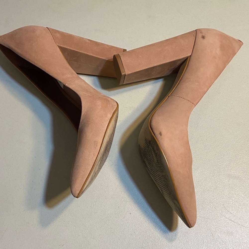 Steve Madden Nude/Tan Pointed Toe Pumps - Picture 2 of 6